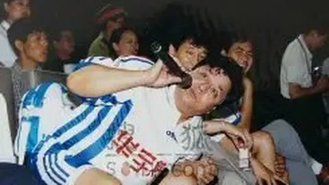 索默社交媒体庆神级扑救：团队共同努力，携手向前！