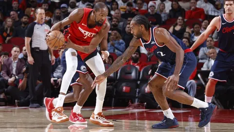 “芝加哥公牛主场激战掘金，谁能率先锁定胜利？”